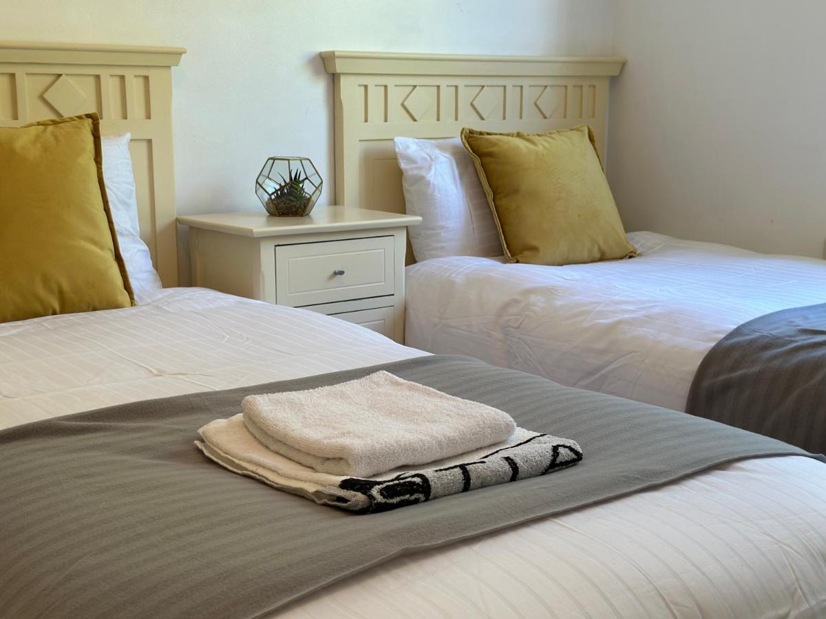 Moderno Apartamento Con Preciosas Vistas Al Mar En Urbanizacion Con Piscina - Rio Real 11 2G Marbella Buitenkant foto