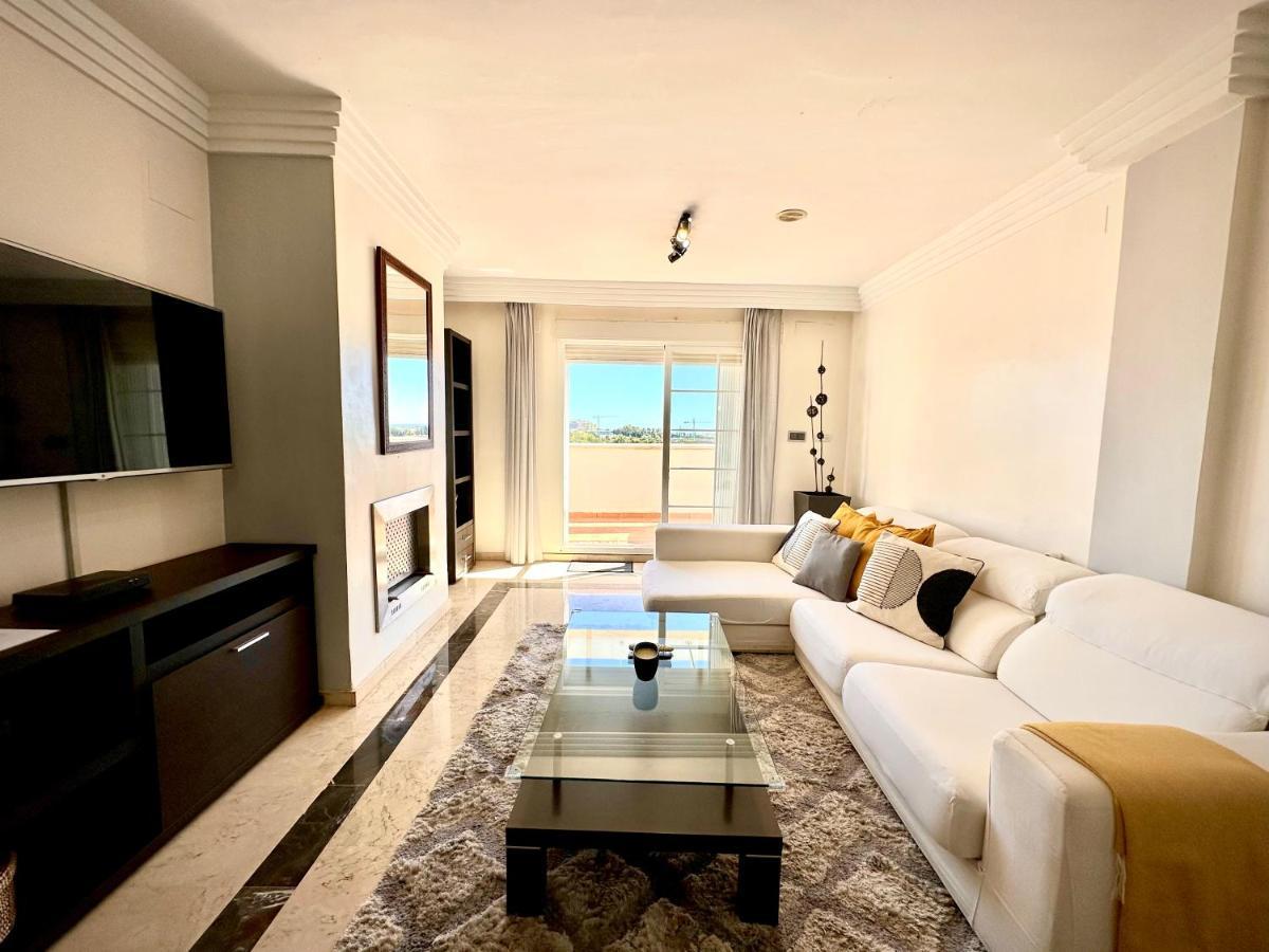 Moderno Apartamento Con Preciosas Vistas Al Mar En Urbanizacion Con Piscina - Rio Real 11 2G Marbella Buitenkant foto