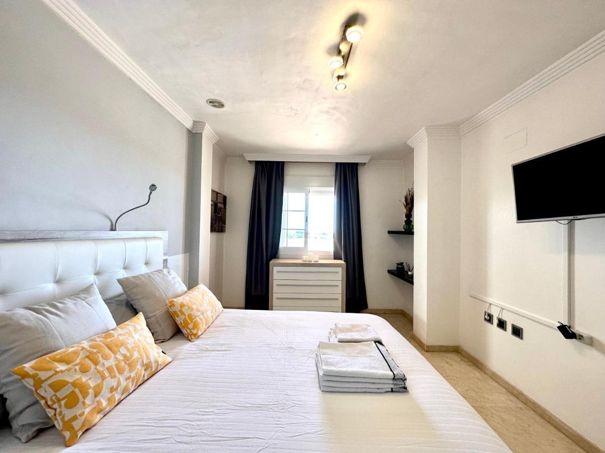 Moderno Apartamento Con Preciosas Vistas Al Mar En Urbanizacion Con Piscina - Rio Real 11 2G Marbella Buitenkant foto