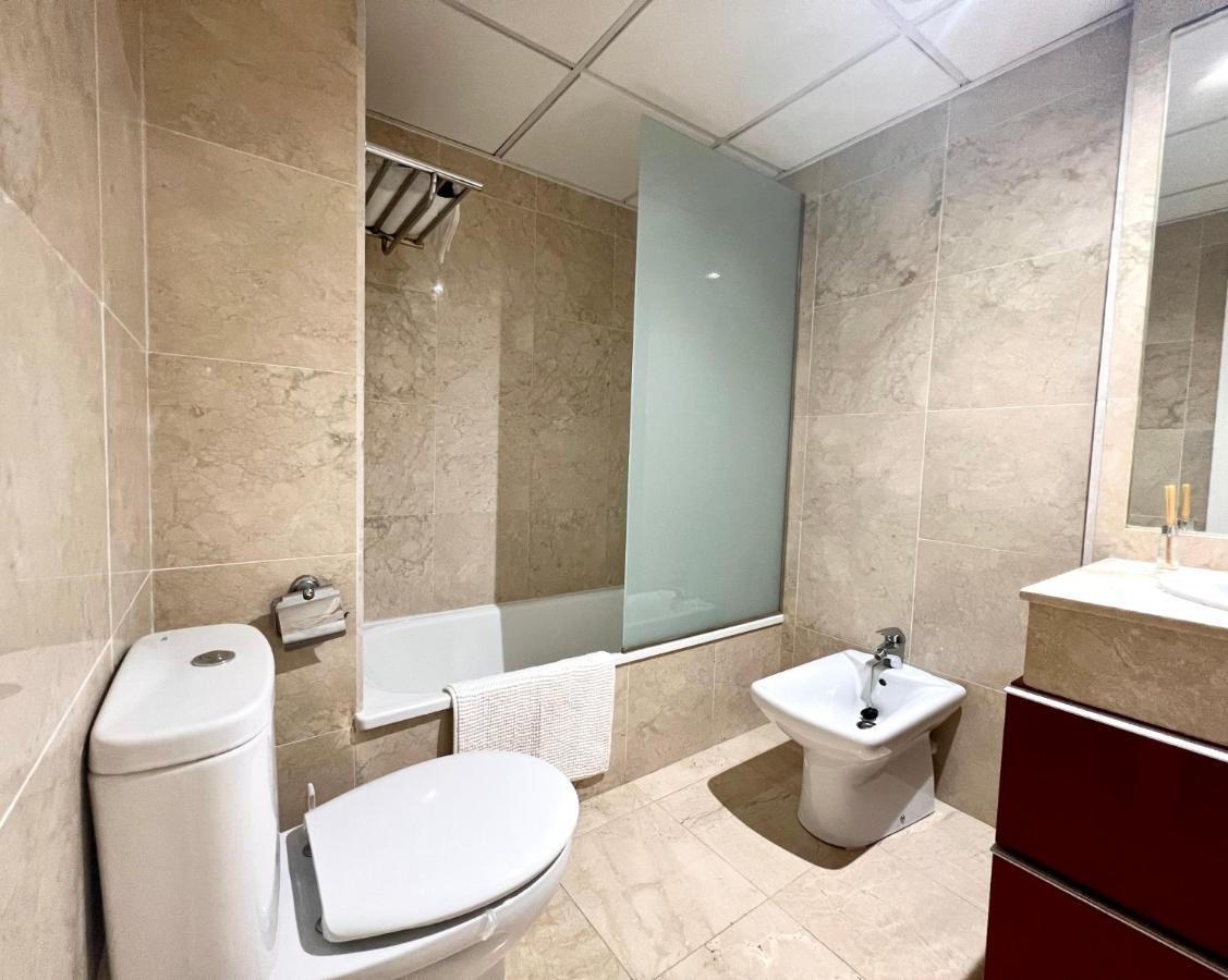 Moderno Apartamento Con Preciosas Vistas Al Mar En Urbanizacion Con Piscina - Rio Real 11 2G Marbella Buitenkant foto