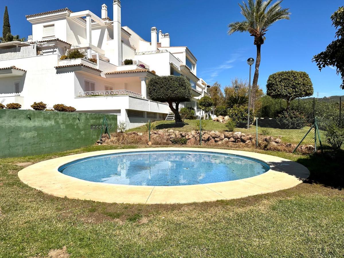 Moderno Apartamento Con Preciosas Vistas Al Mar En Urbanizacion Con Piscina - Rio Real 11 2G Marbella Buitenkant foto