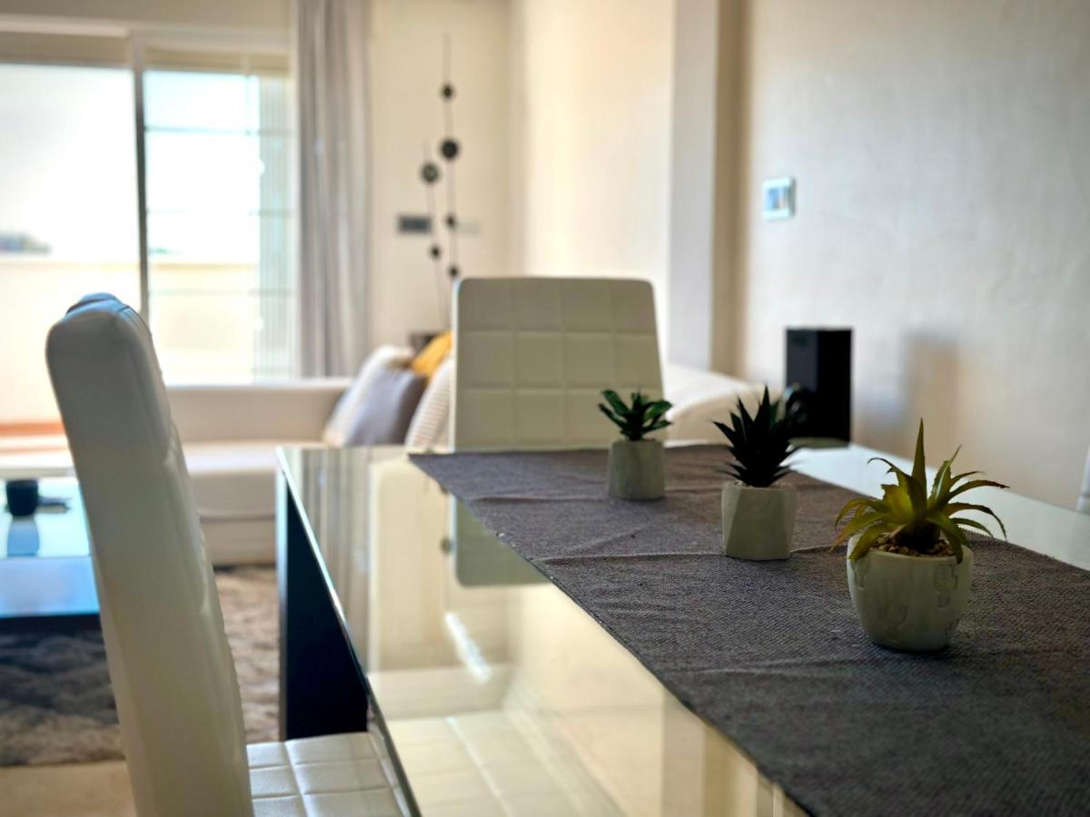 Moderno Apartamento Con Preciosas Vistas Al Mar En Urbanizacion Con Piscina - Rio Real 11 2G Marbella Buitenkant foto